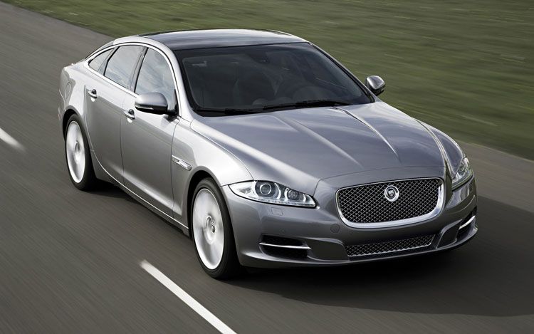 2010-jaguar-XJ-fort-myers-marazzi-motors-passenger-side-front-three-quarter.jpg