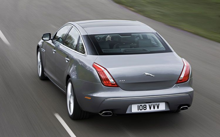 2010-jaguar-XJ-fort-myers-marazzi-motors-rear-view.jpg