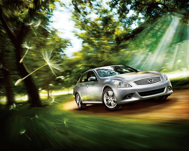 2011-Infiniti-G25X-AWD-02.jpg