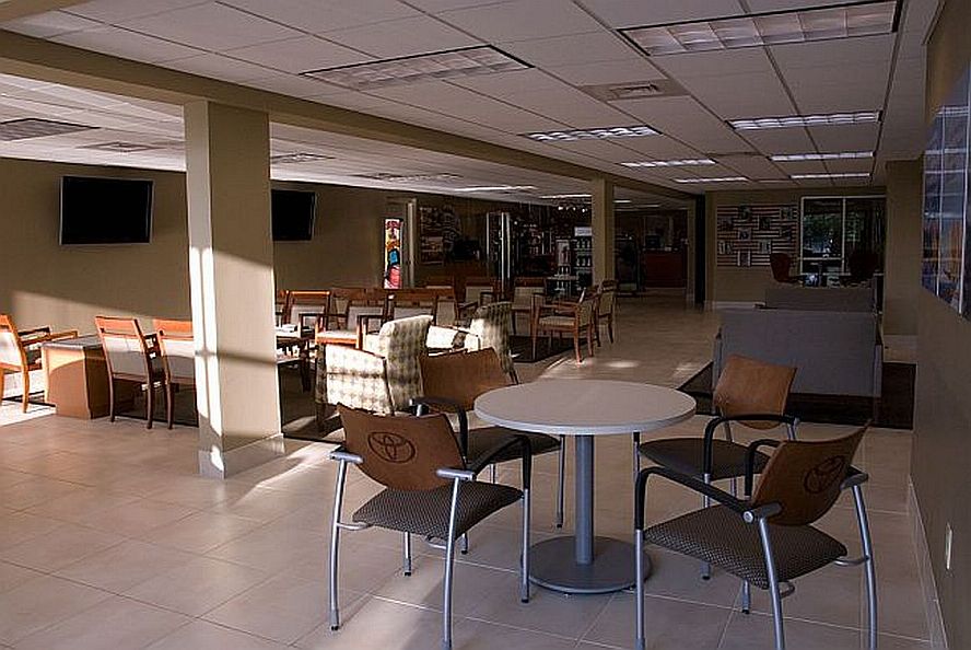 service lounge1.jpg