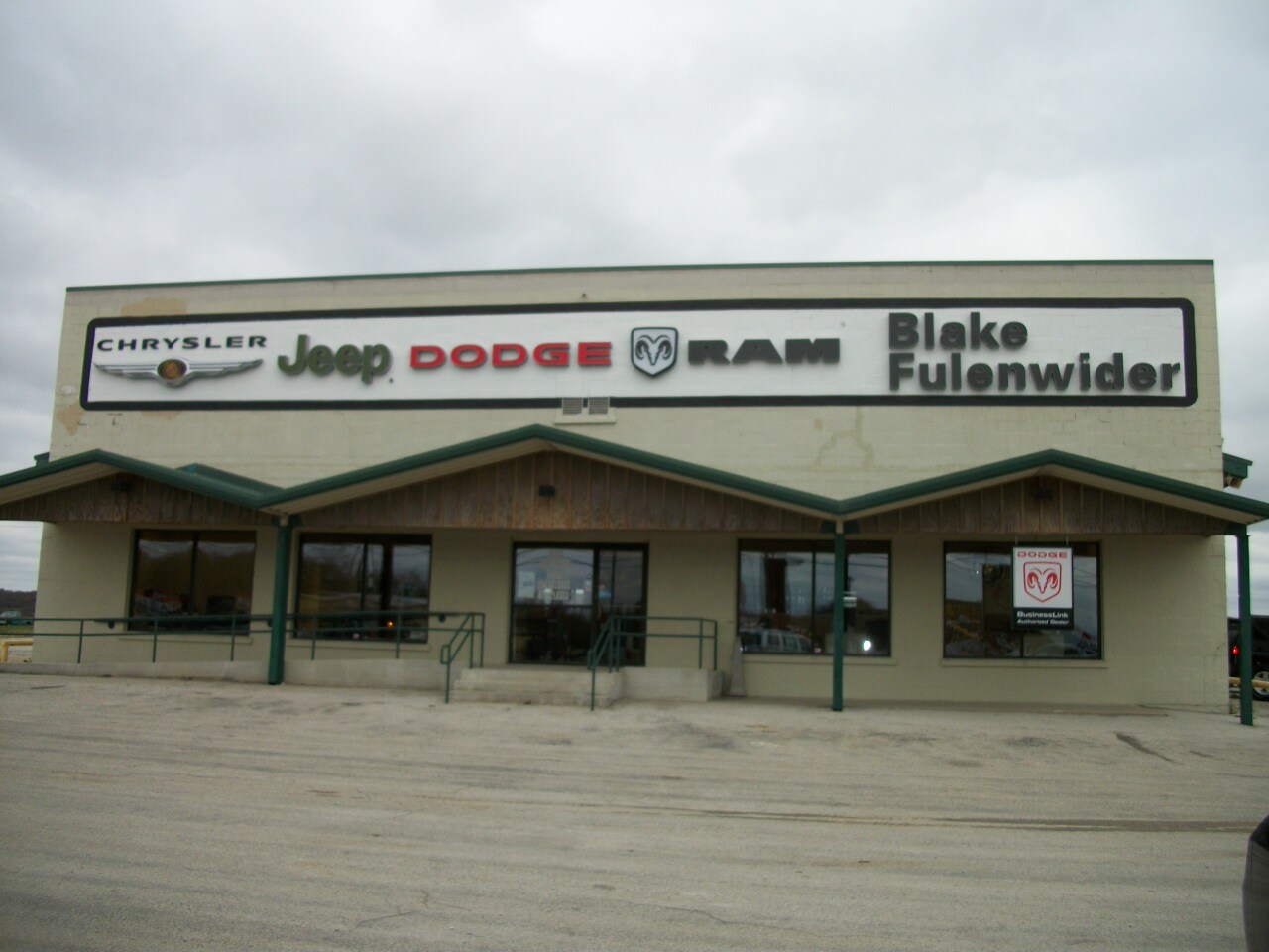 Dealership photos 001.jpg