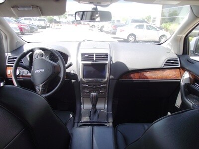 2011 Lincoln MKX 004.jpg