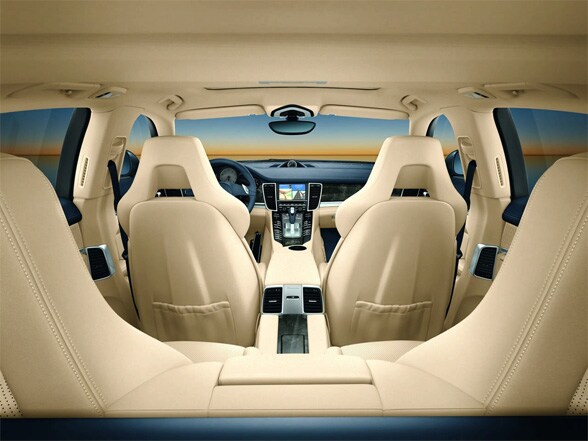 Panamera interior.jpg