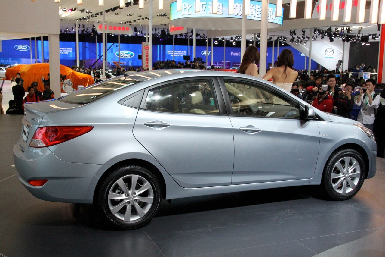 hyundai-verna-1280-08.jpg