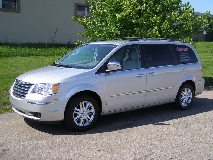 rsz_1service_shuttle_2.jpg The Courtesy CDJR Auto Maintenance Center Shuttle Service