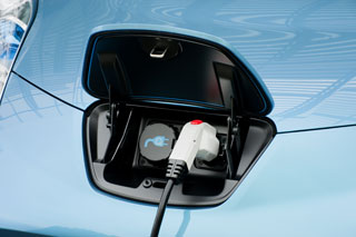 NISSAN Leaf
