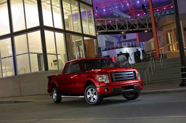 10F150_STX_34Frt_C14948.jpg