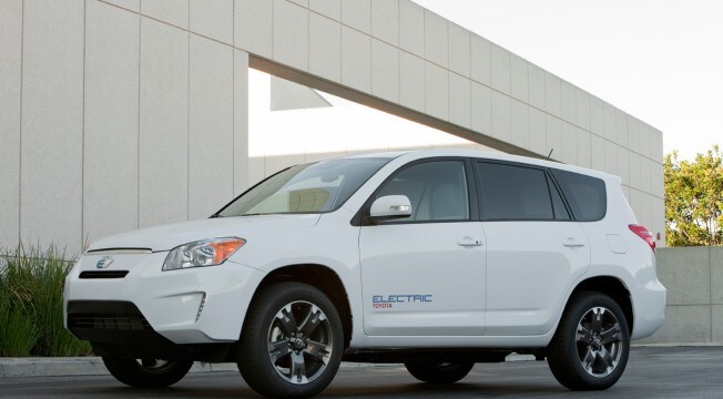 rav4ev.jpg