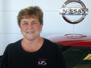 Staff member Sharon Martin from ID_28413fc58f15