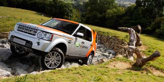All_Owners_Offroad_L319_10MY_driving_up_hill-324x162.jpg