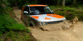 All_Owners_Offroad_L319_10MY_wading_through_water-324x162.jpg