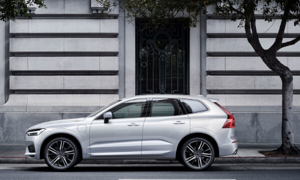 Volvo XC60 in town