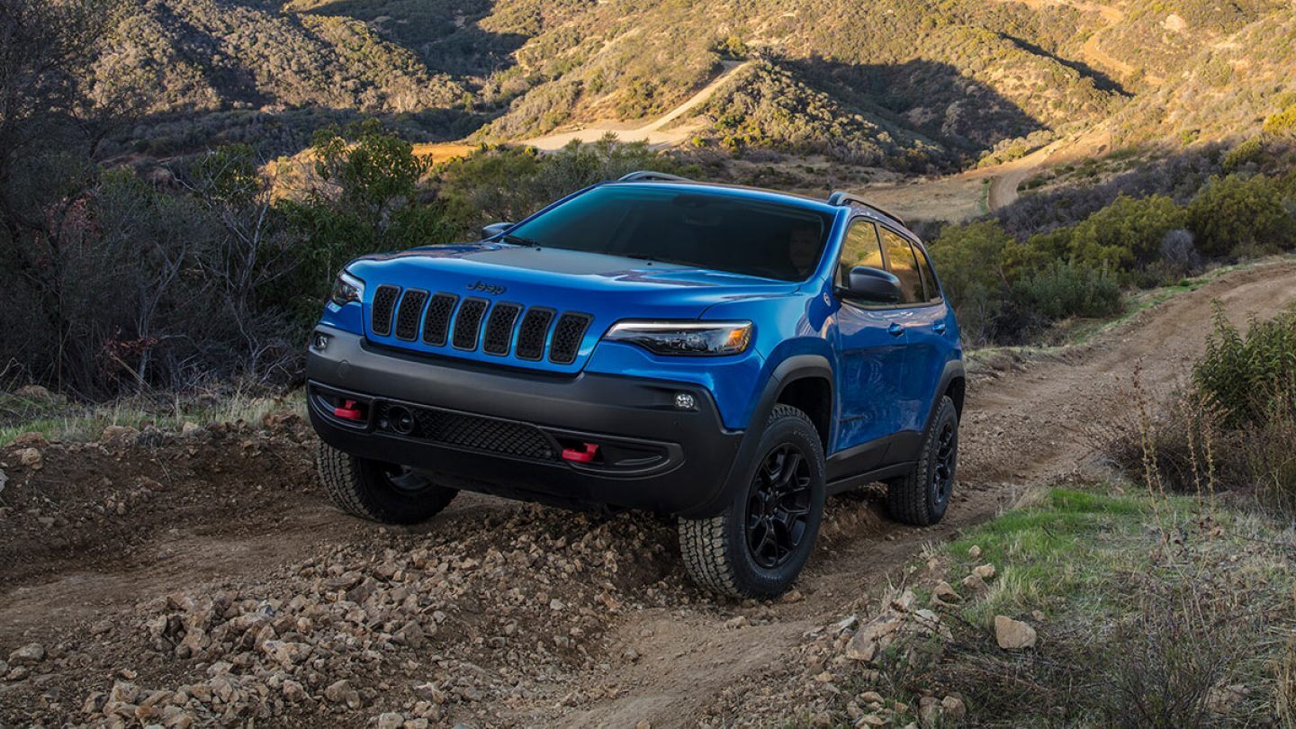 2019-Jeep-Cherokee-Overview-Gallery4-4.jpg.image.1440.jpg