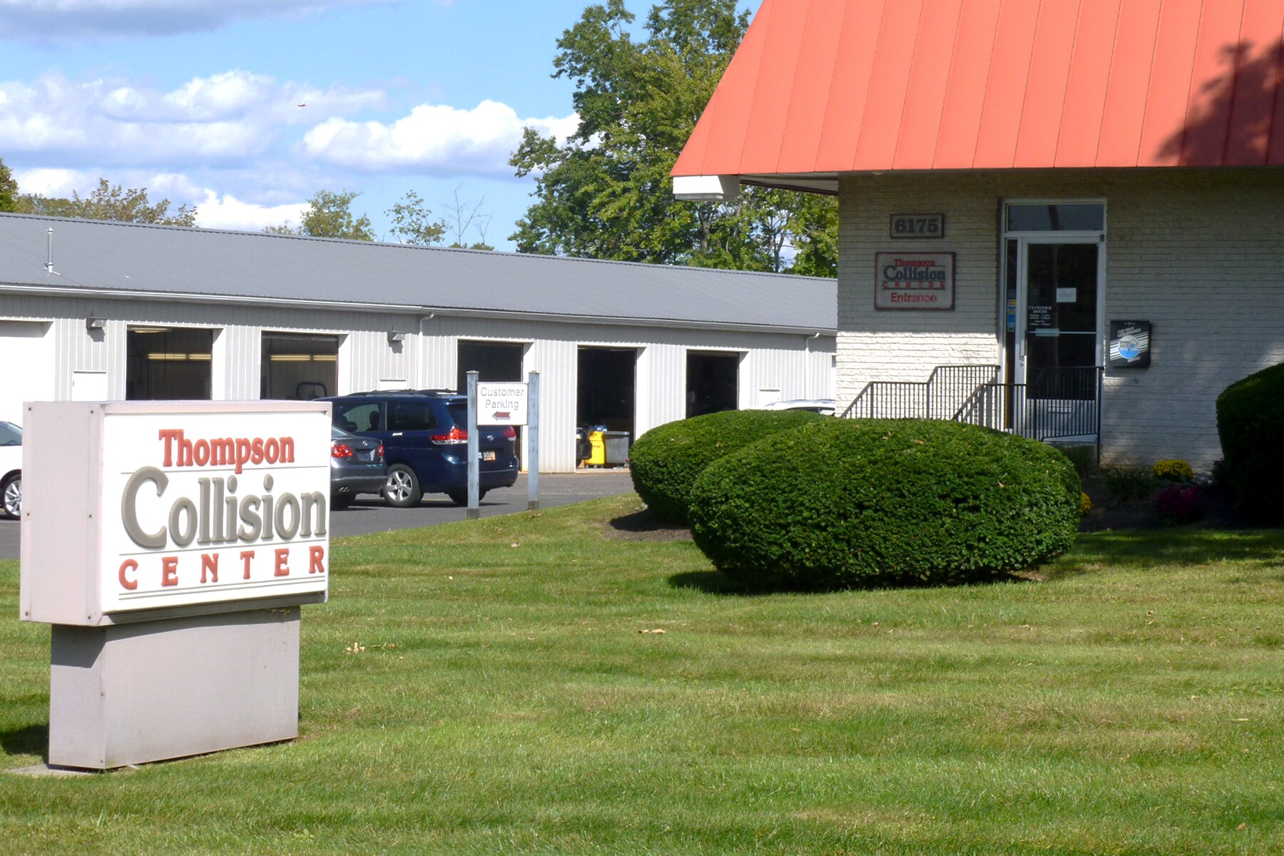 Collision Center2.jpg