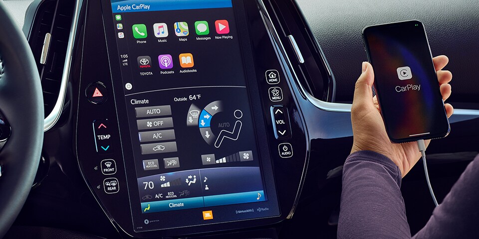 2020 Toyota Prius - Tech 2020 Toyota Prius Display Screen With iPhone CarPlay App