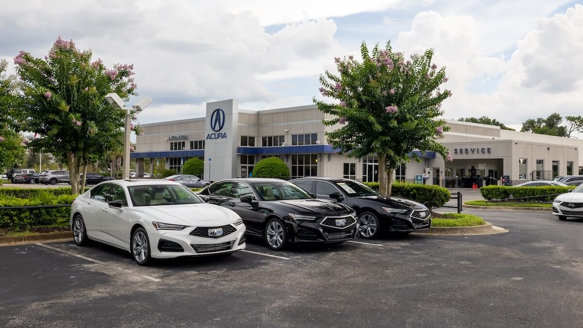 Exterior view of AutoNation Acura North Orlando, an Acura dealer near Ocala