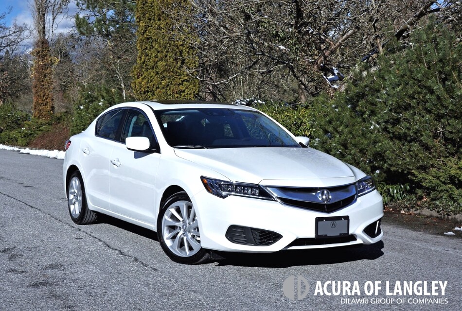 18_acura_ilx_technology_00100.jpg
