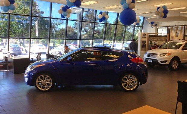 Advantage Hyundai Showroom