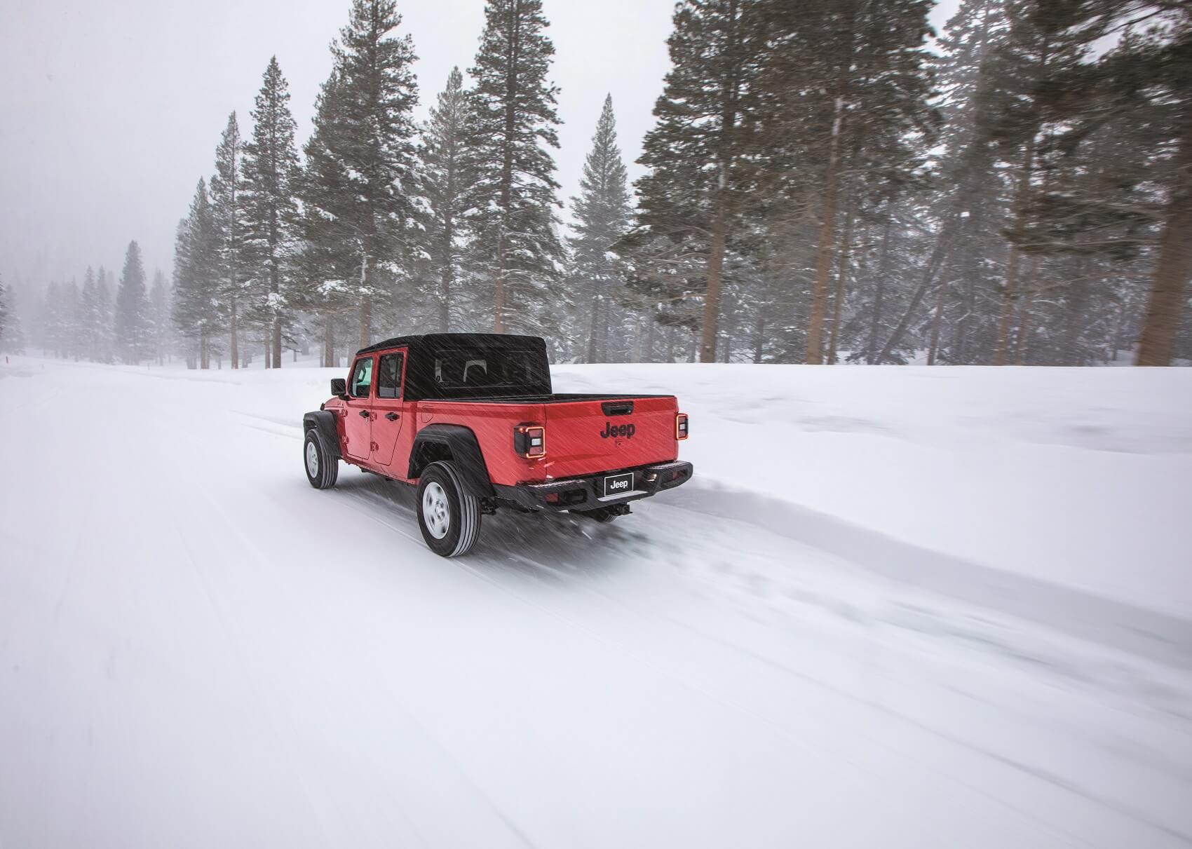 23-Jeep-Gladiator-2.jpg