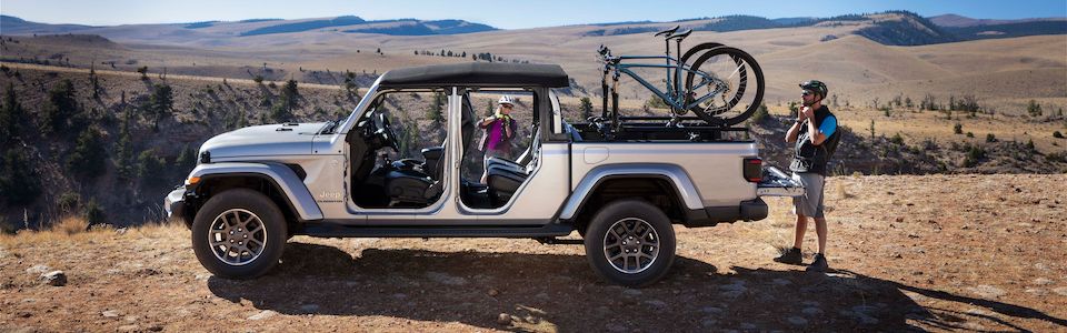 2020-Jeep-Gladiator-Overland-Truck-L04 (1).jpeg