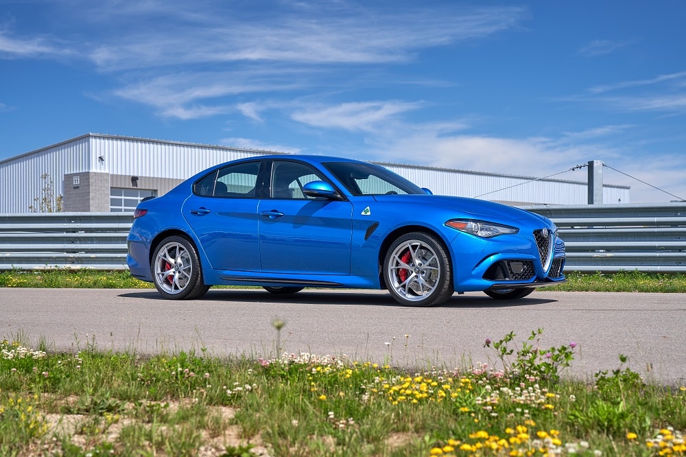 2019-alfa-romeo-giulia-quad.jpg