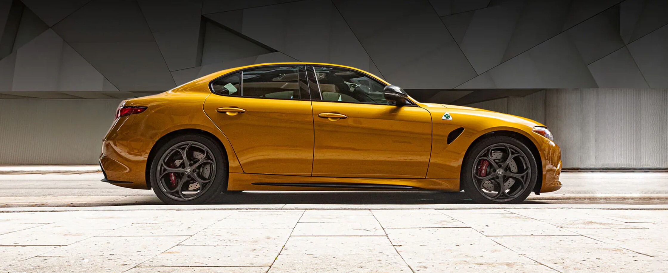 2022 Alfa Romeo Giulia Quadrifoglio6.png