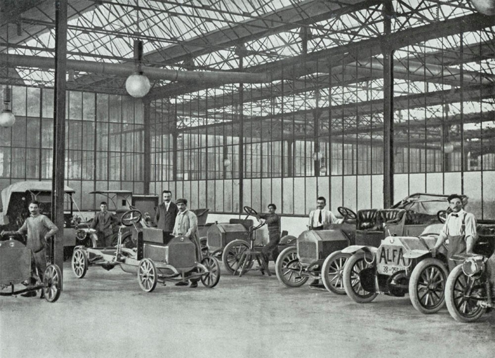 AlfaRomeoFirst Car.jpg