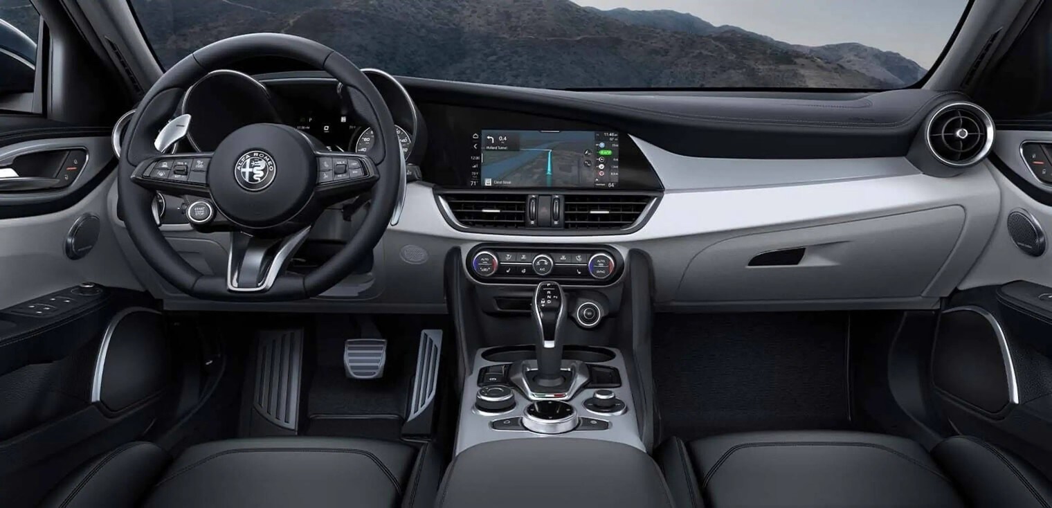 2022 Giulia Interior 2022 Giulia Interior