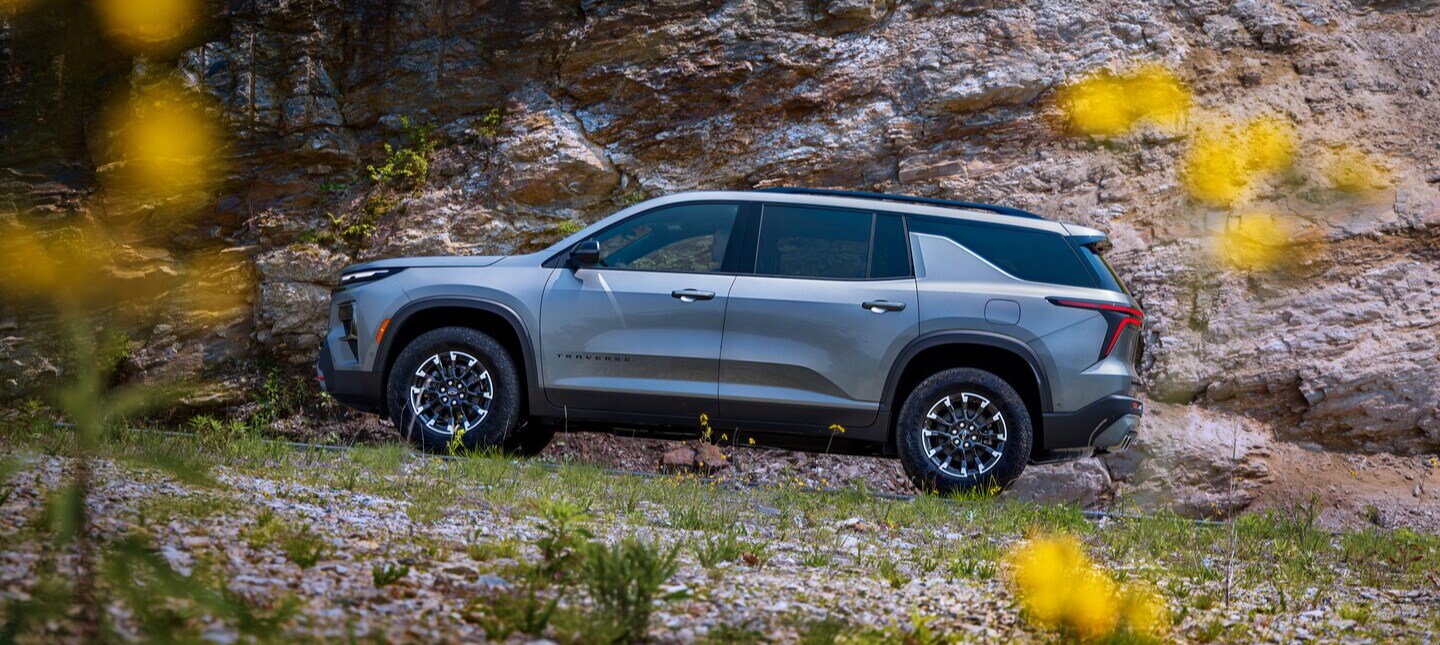 2026-Chevrolet-Traverse-Z71-SUV-L04-1440x645.jpeg