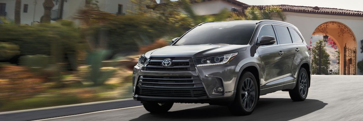 2019-Toyota-Highlander-SE-SUV-L01 (1).jpeg