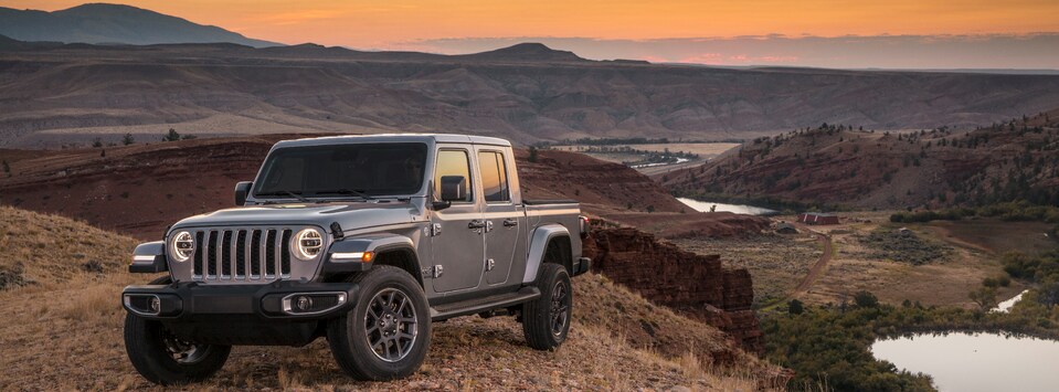 2019-Jeep-Wrangler-JT-Gladiator-Overland-SUV-L03.png