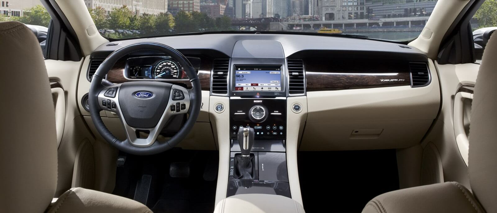 2016 Ford Taurus Front Interior