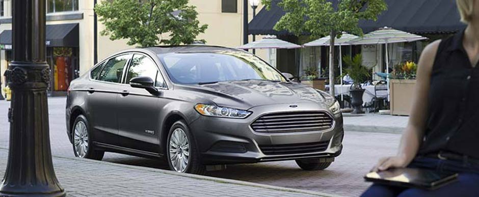 2015 Ford Fusion Hybrid.jpg
