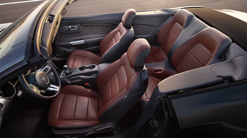 2017-ford-mustang-dark-saddle-interior