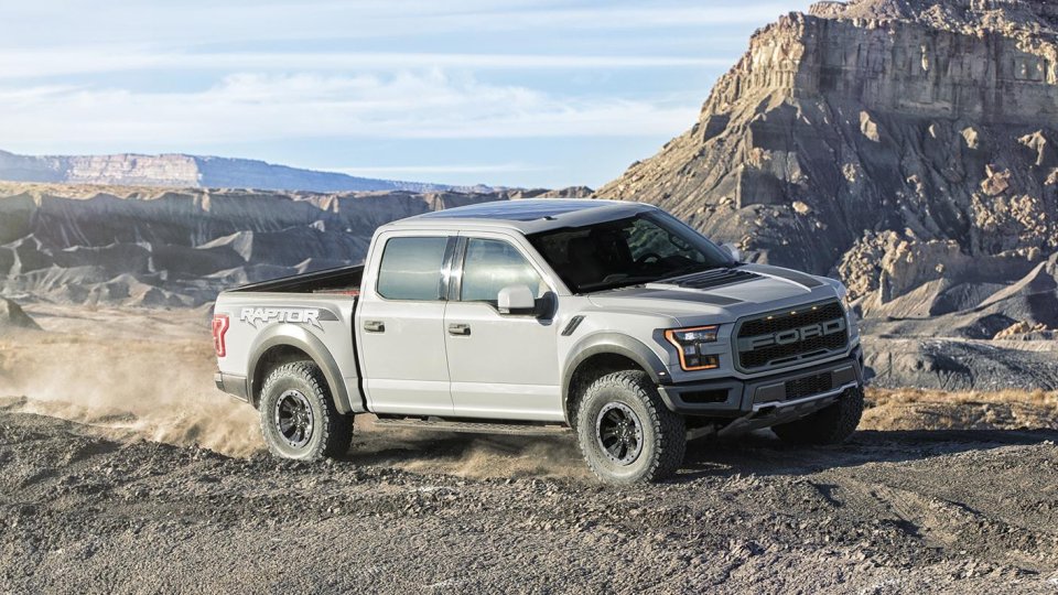 2017-ford-f-150-raptor-supercrew-avalanche