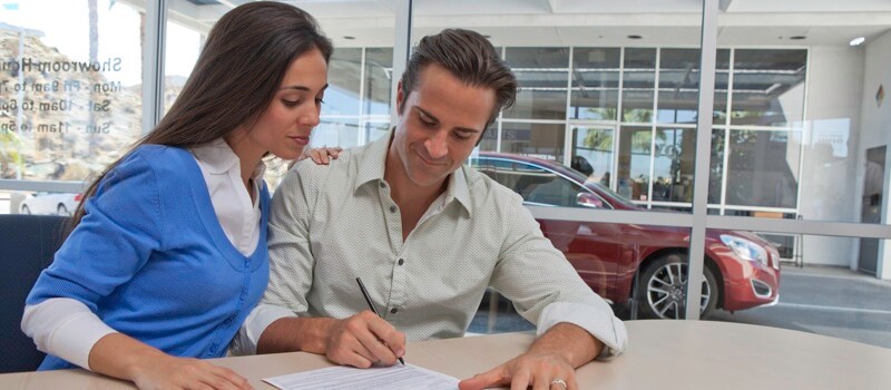 Signing Auto Finance Papers