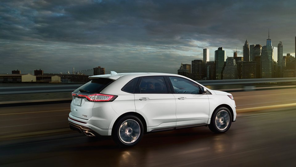 2017-ford-edge-side-rear