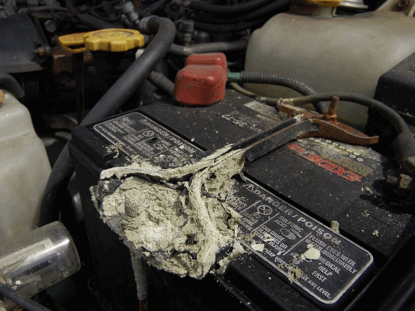picture of corroded nissan battery