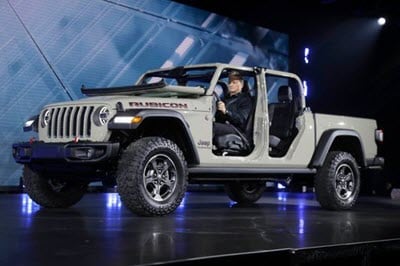 Jeep Gladiator silver.jpg