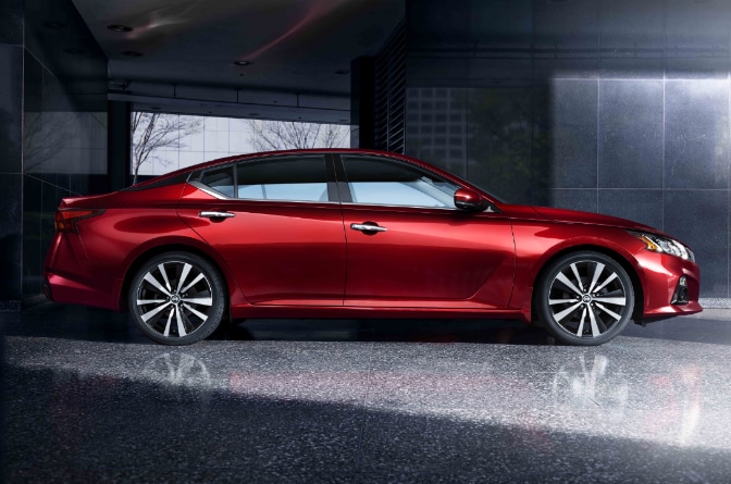 2019 Nissan Altima red