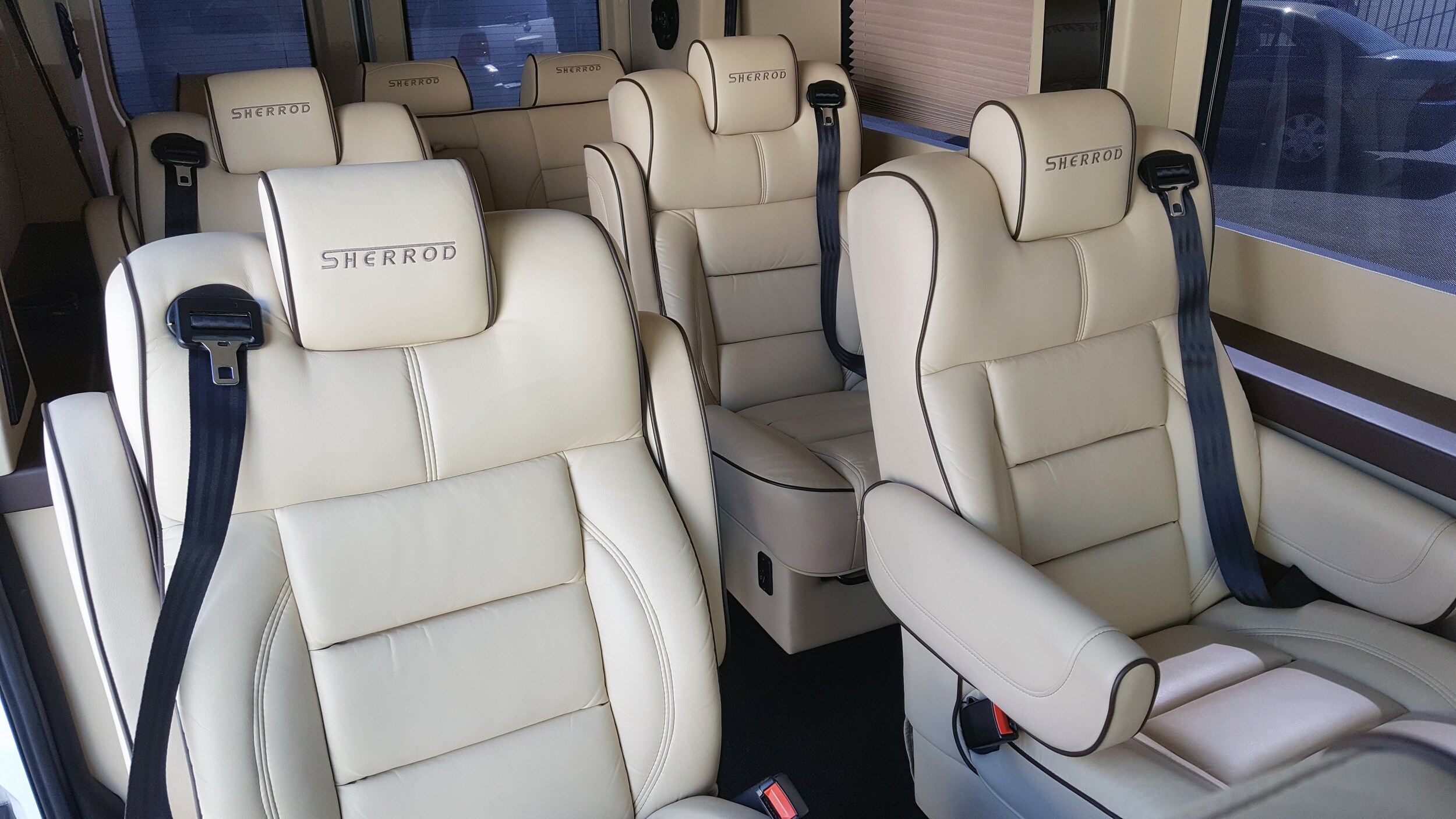 20180427_095451.jpg Enjoy servicing your Lincoln with our luxurious courtesy service shuttle at AV Lincoln