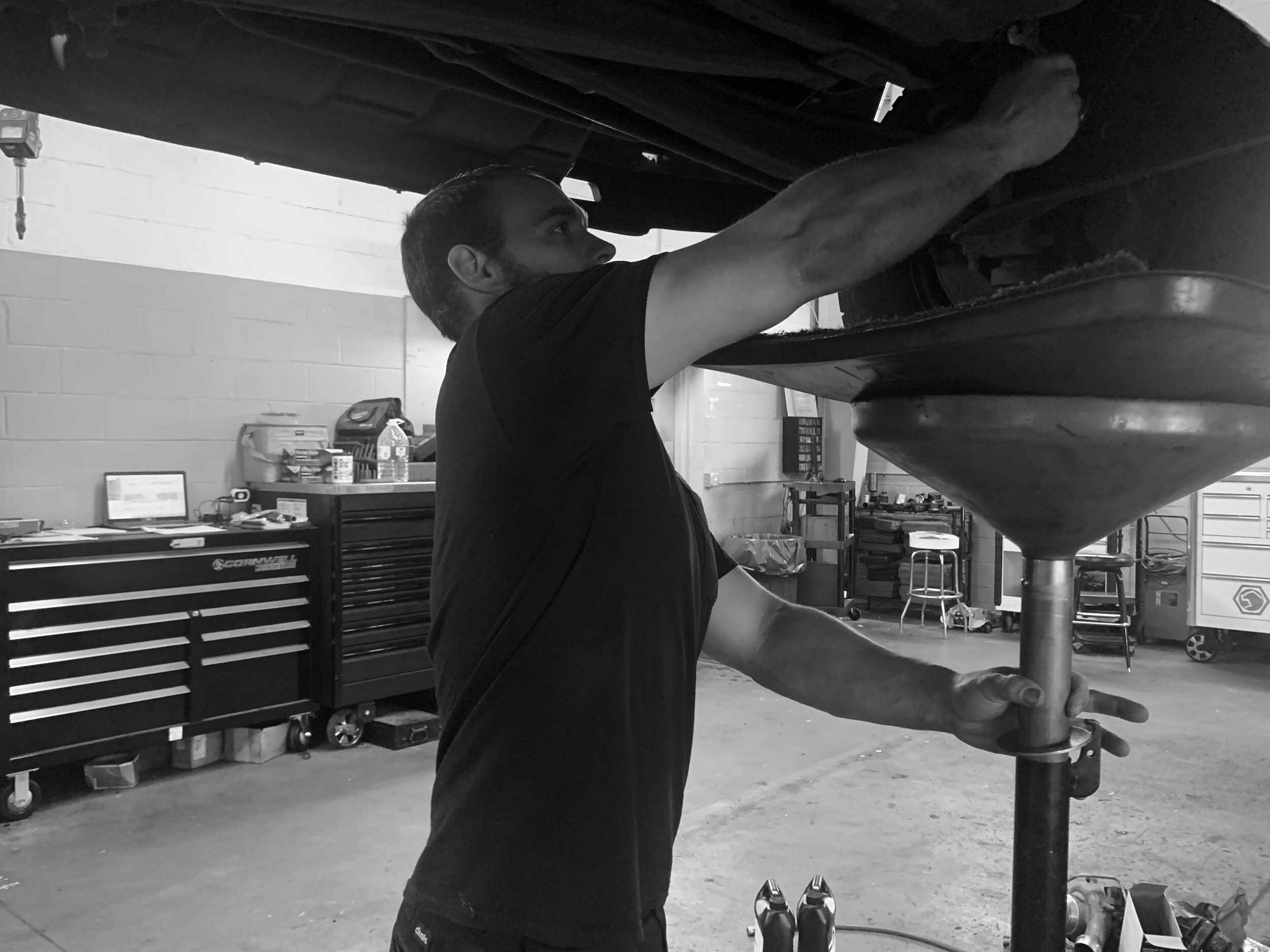 FORDREDLION_SERVICEOILCHANGE.jpg