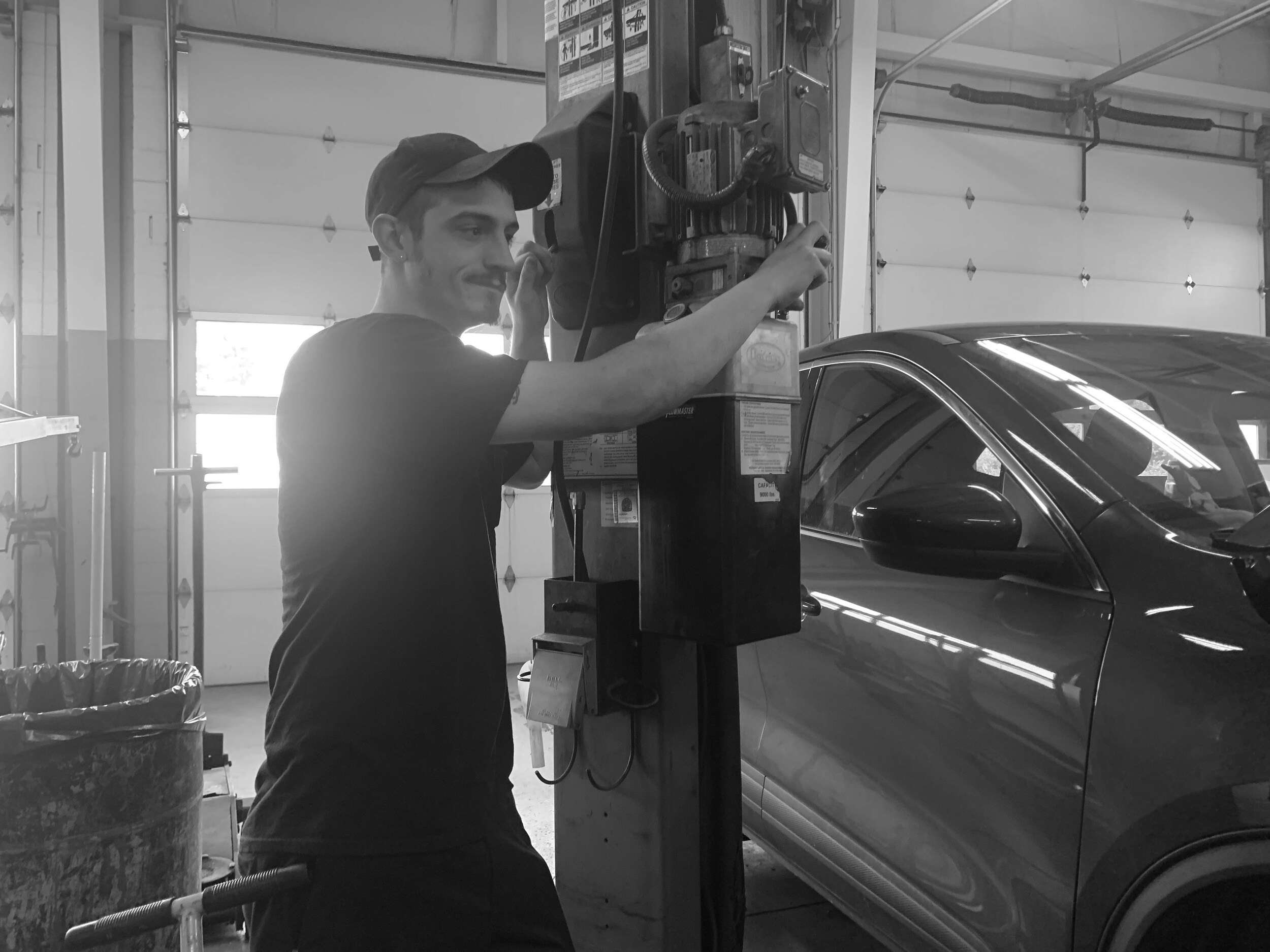 FORDREDLION_TECHLIFT.jpg