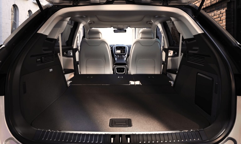 2020 Lincoln Nautilus interior trunk space