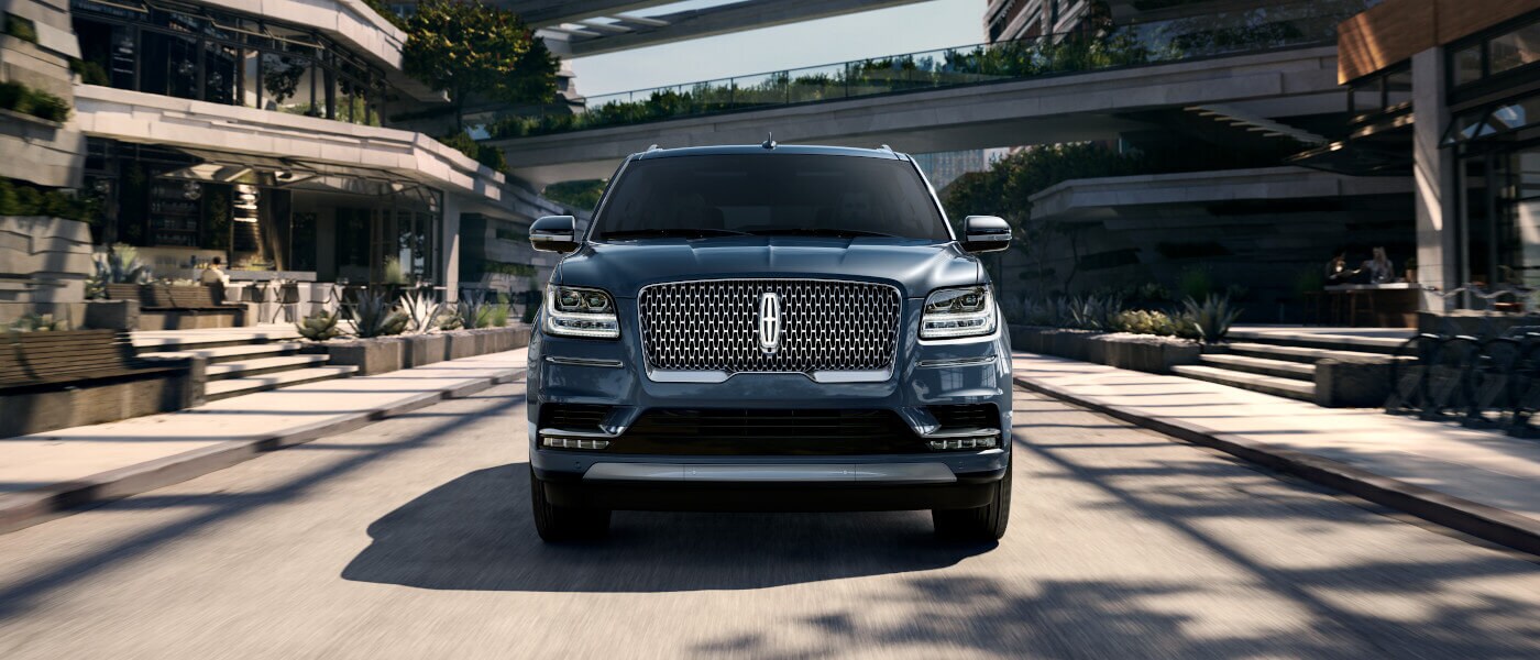 2020 Lincoln Navigator front exterior view