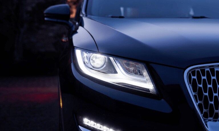 2019 Lincoln MKC front headlights