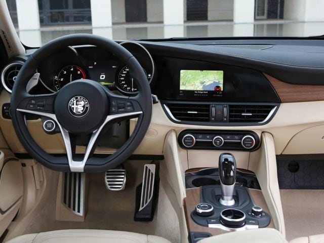 2018 Alfa Romeo Giulia interior 2018 Alfa Romeo Giulia interior