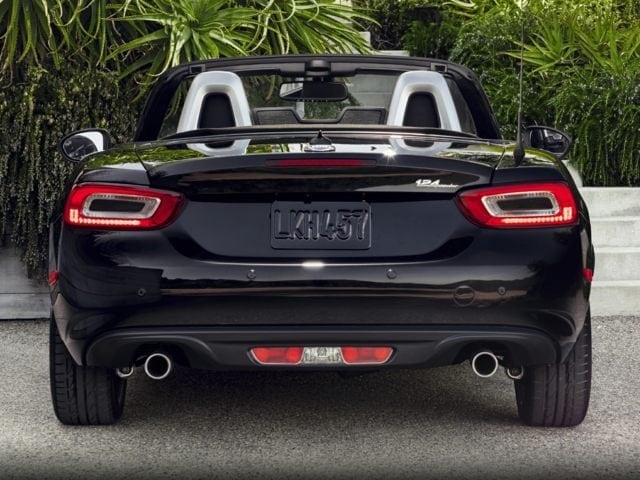 2017_FIAT_124_Spider_back.jpg New FIAT 124 Spider