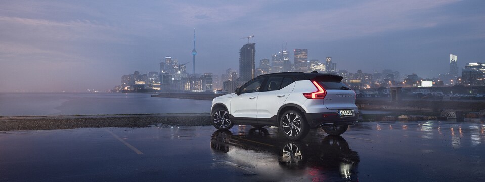 2018-Volvo-XC40-Profile.png