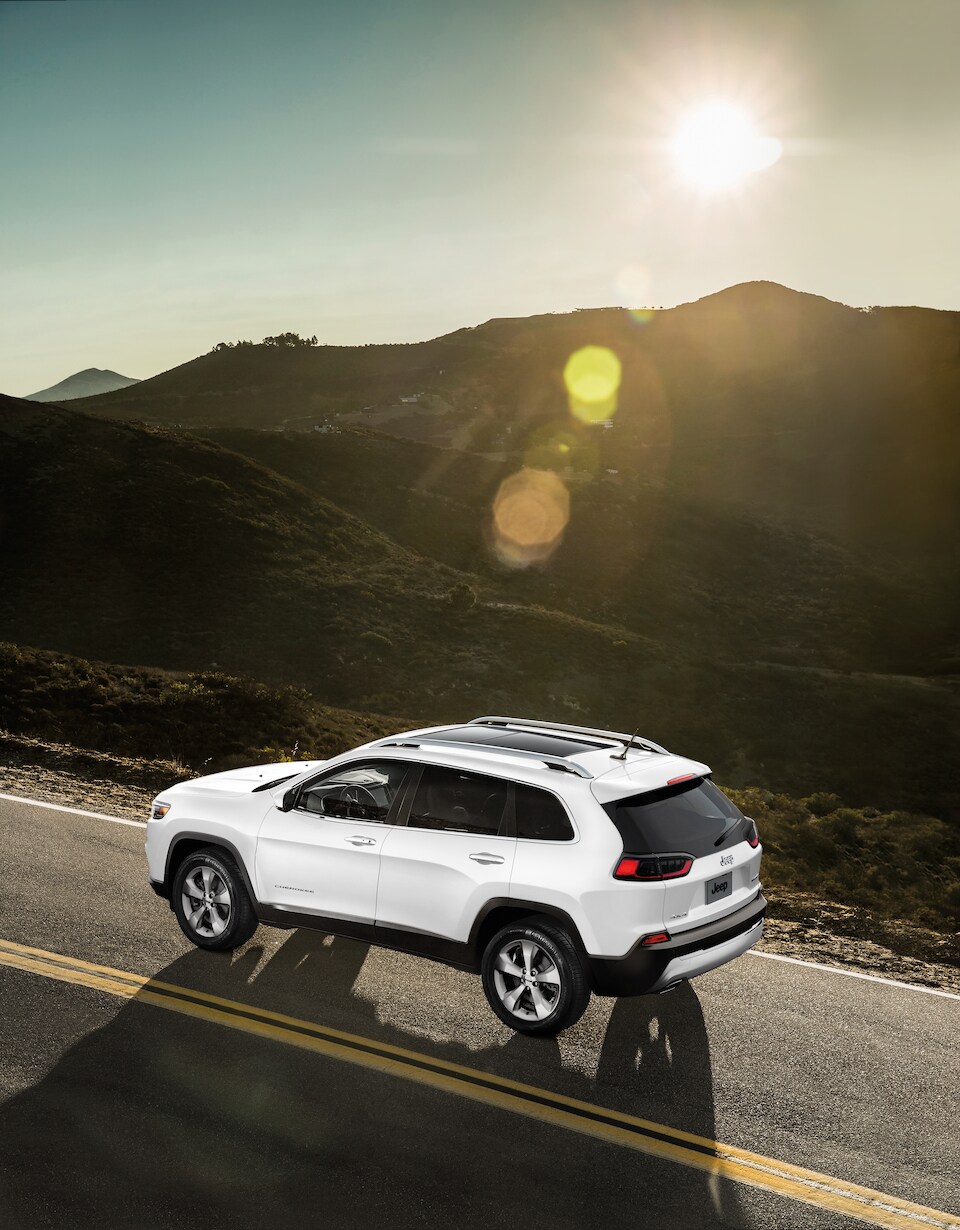 2019 Jeep Cherokee - Exterior (1).jpeg